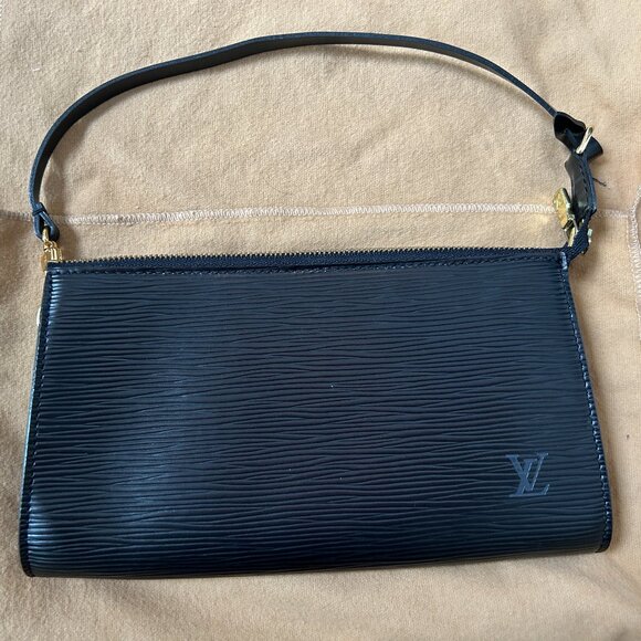LOUIS VUITTON BLACK EPI LEATHER POCHETTE POUCH BAG - Picture 9 of 16